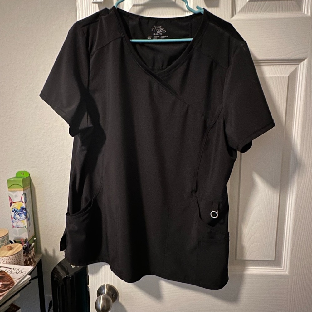 Scrub top Cherokee infinity